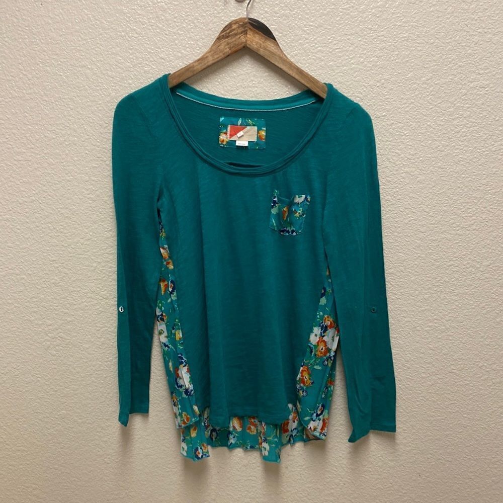 Anthropologie Paper Locket Pleated Back Swing Top Small